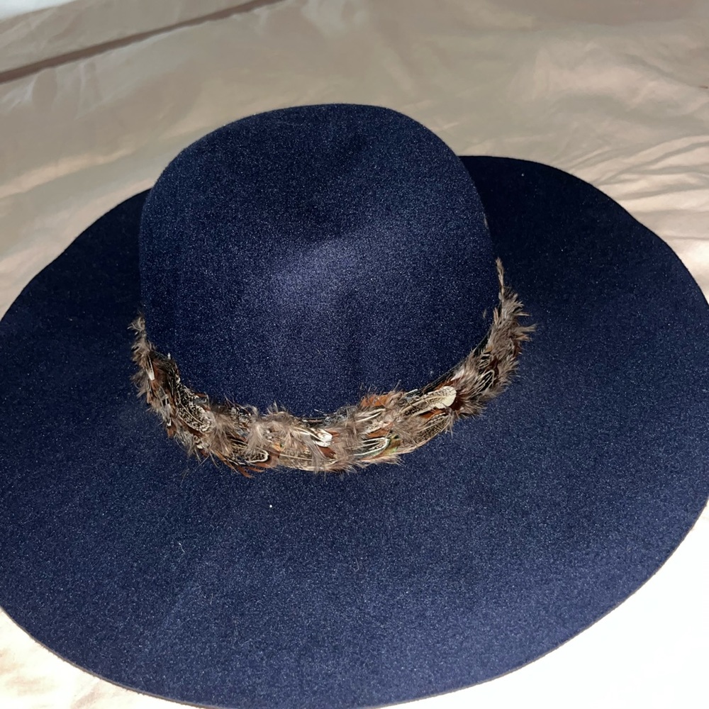navy blue womens hat with feathers